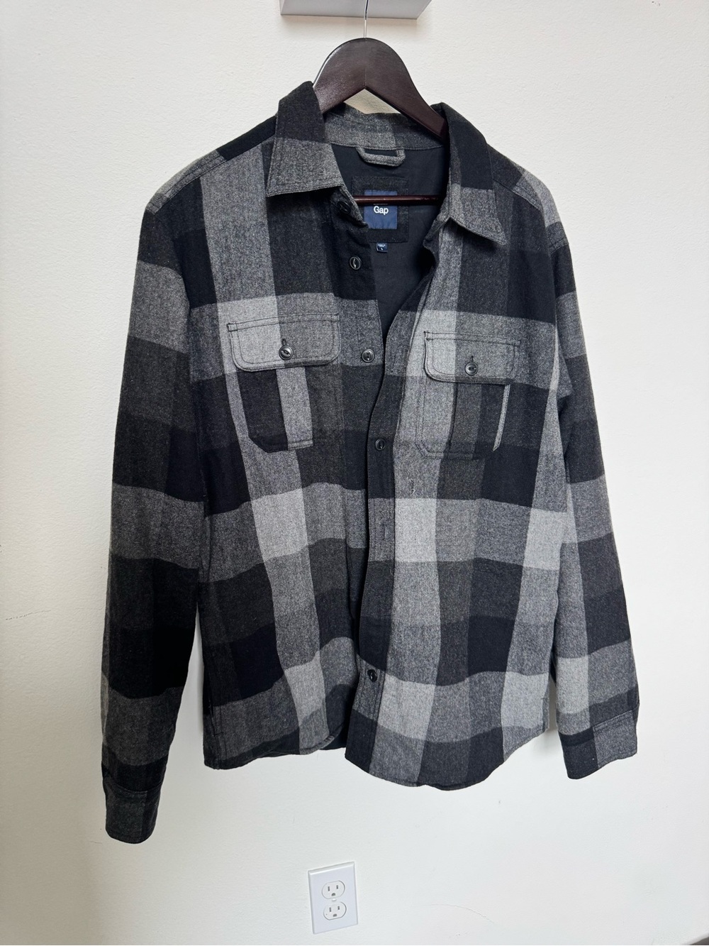 GAP Men's Black & Gray Plaid Flannel Shirt Jacket